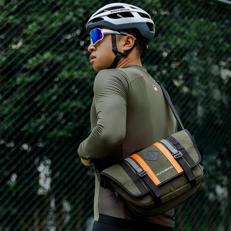 ROCKBROS W004 4L Expandable Capacity Reflective Bike Front Bag with Shoulder Strap ROCKBROS W004 4L Expandable Capacity Reflective Bike Front Bag with Shoulder Strap